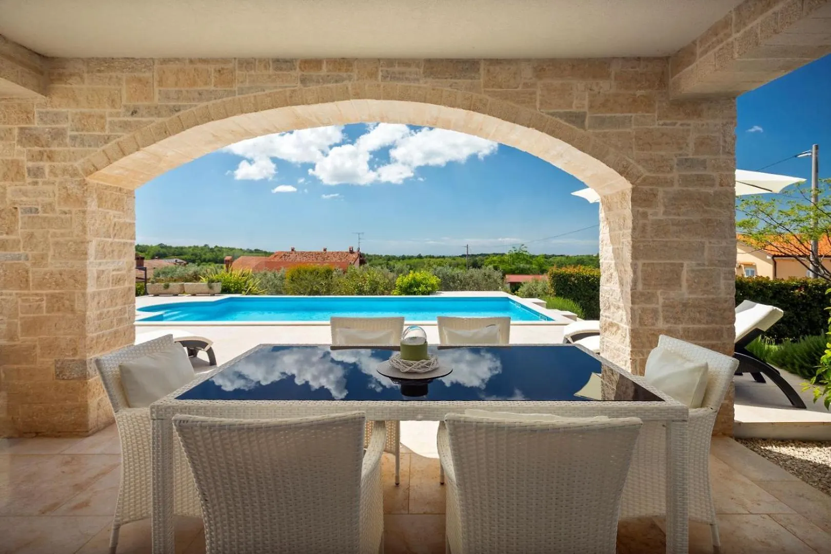 Beautiful Villa Marika With Pool In Vizinada Lasci