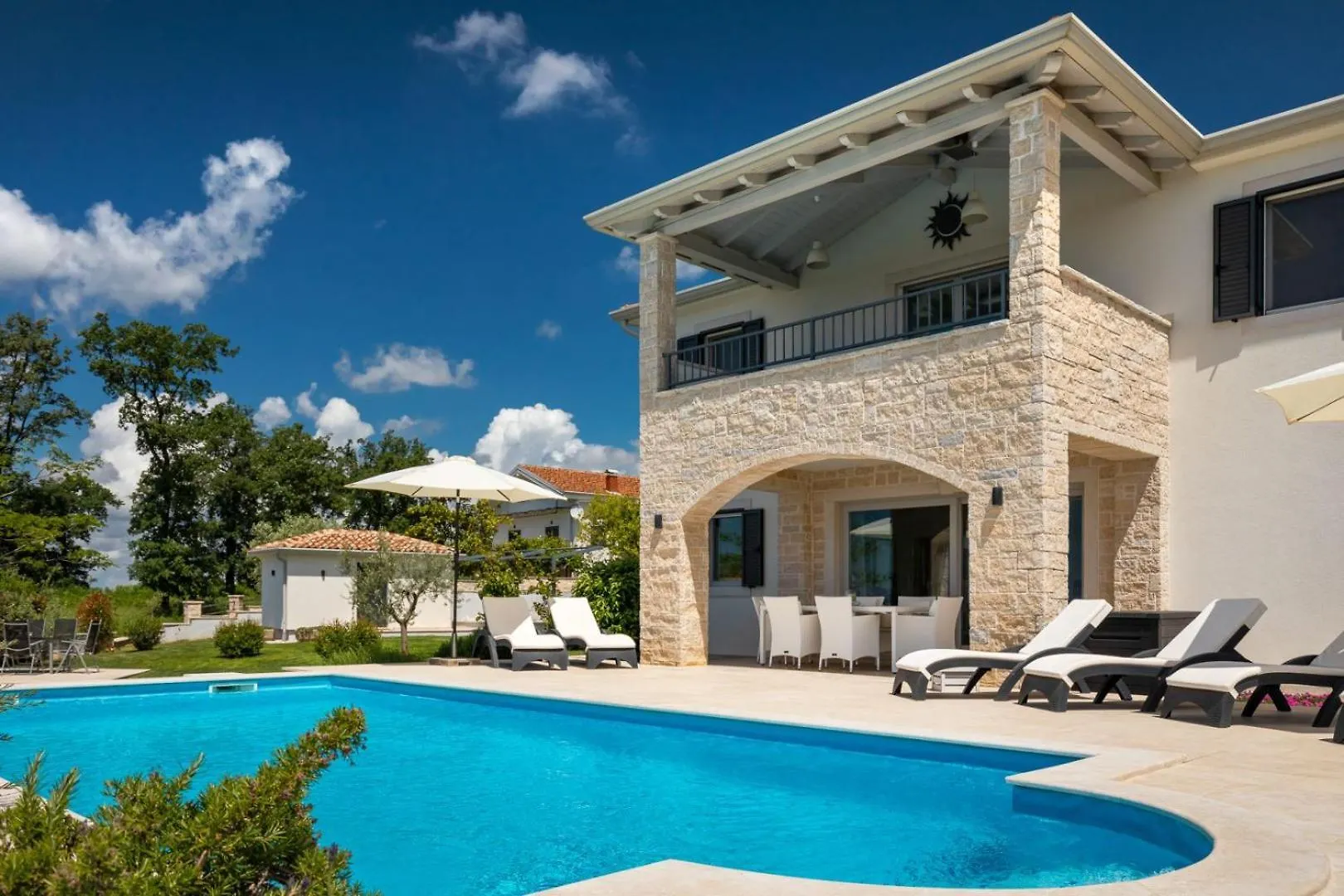 Beautiful Villa Marika With Pool In Vizinada Lasci Kroatien