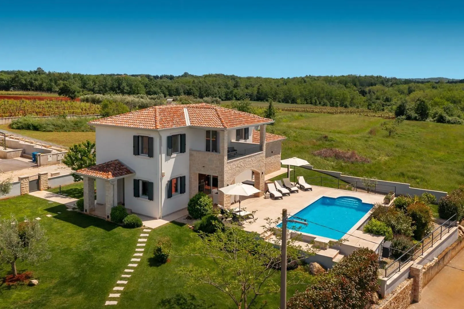 Beautiful Villa Marika With Pool In Vizinada Lasci