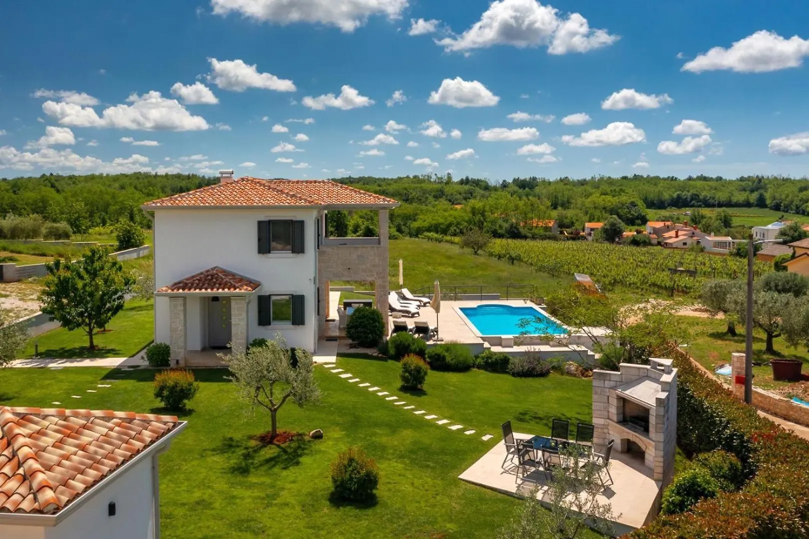 Beautiful Villa Marika With Pool In Vizinada Lasci
