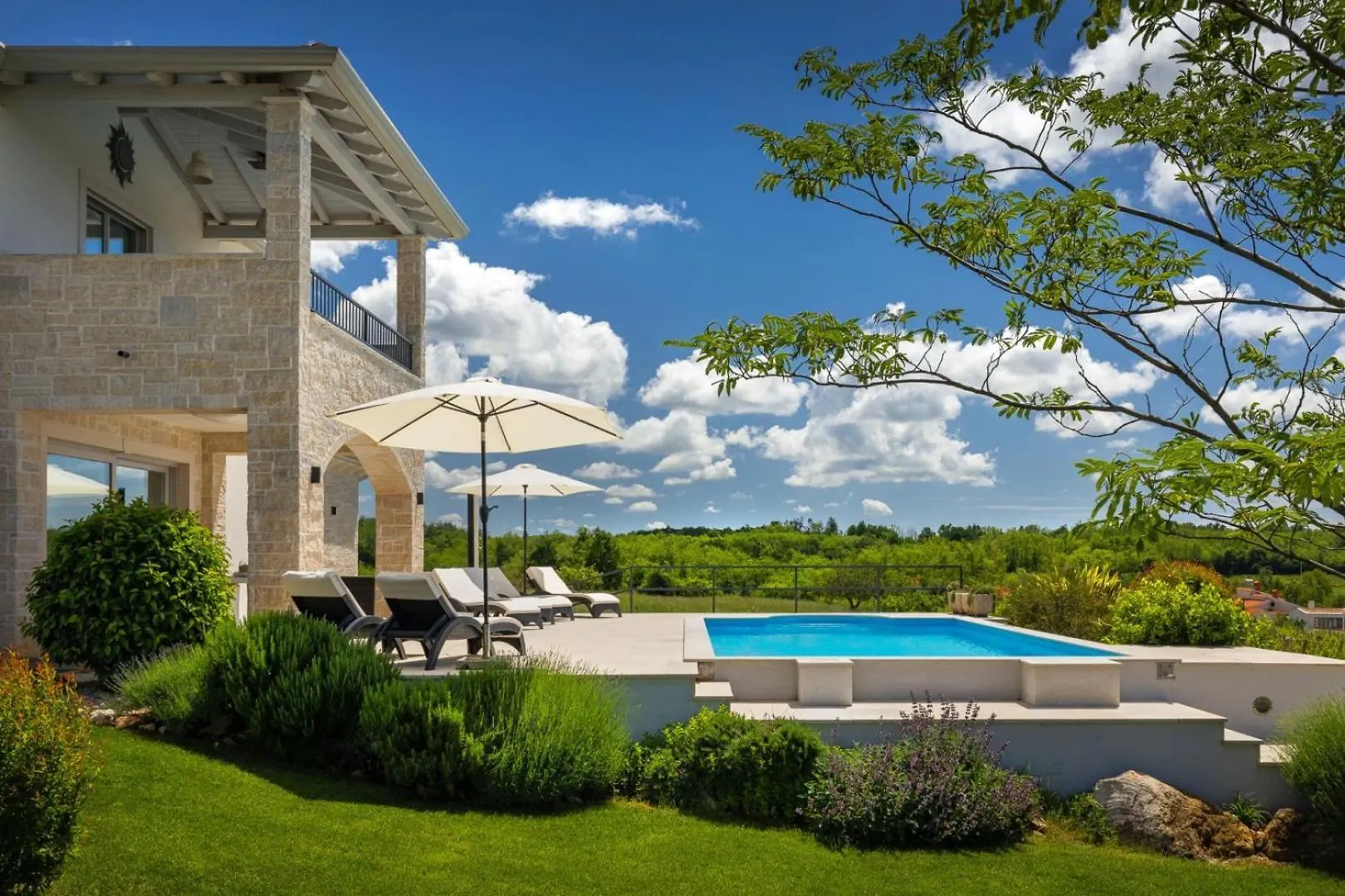 Beautiful Villa Marika With Pool In Vizinada Lasci